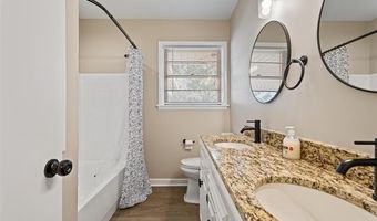 1050 Grandview Dr, Bartlesville, OK 74006