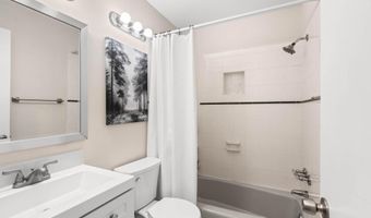 5801 DEVONSHIRE Dr, Bethesda, MD 20816