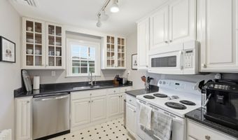 7908 W BOULEVARD Dr, Alexandria, VA 22308