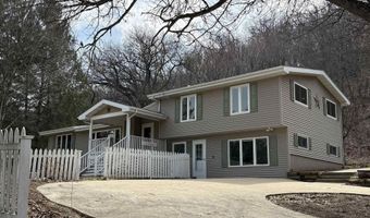 7422 Loy Rd, Arena, WI 53503