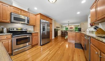 32 Crows Nest Ln 28, Danbury, CT 06810