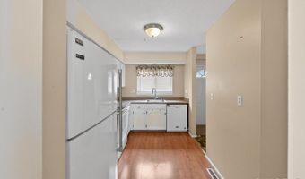 62 Monticello Dr 62, Branford, CT 06405
