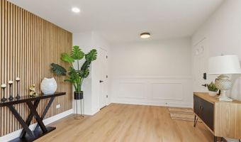 1942 Trail Ridge St, Arlington Heights, IL 60004