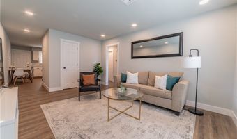 1304 SE C St, Bentonville, AR 72712
