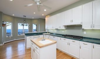 4 Hillside Rd, Atlantic Highlands, NJ 07716