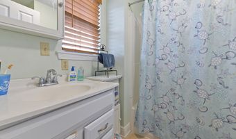 10052 New Mexico St, Bay St. Louis, MS 39520