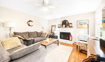 11 Autumn Ln, Attleboro, MA 02703