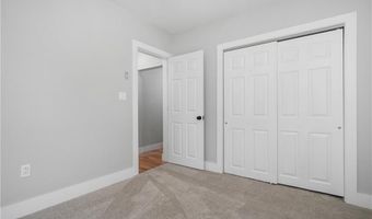 1008 Toll Gate Rd, Warwick, RI 02886