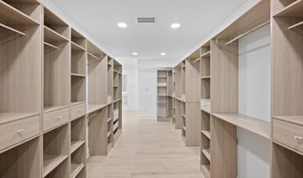 2321 N RICHMOND St, Arlington, VA 22207