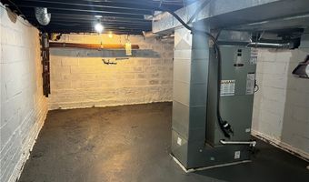 101 Lyons St, Adena, OH 43901