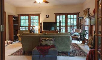 7260 Edgewood Ln, Athens, OH 45701