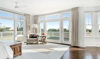150 Boston Neck Rd, Narragansett, RI 02882