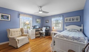 37 Seaview Ave, Branford, CT 06405