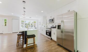 5112 ALTHEA Dr, Annandale, VA 22003