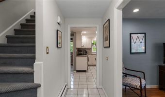 40 Sage Dr, Warwick, RI 02886