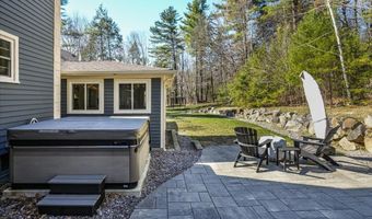 18 Hawk Dr, Bedford, NH 03110