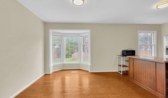 7428 FOUNTAIN HEAD Dr, Annandale, VA 22003