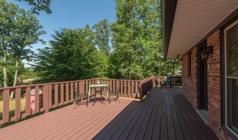 7041 CINDY Ln, Annandale, VA 22003