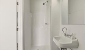 55 John Clarke Rd 3, Middletown, RI 02842