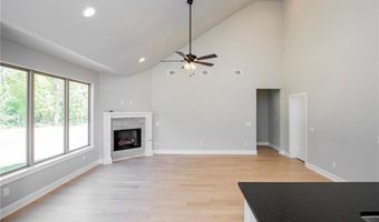 1 Nairn Ln, Bella Vista, AR 72715