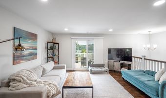 51 Mountain View Dr, Brookfield, CT 06804