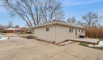 1505 S 14th St, Adel, IA 50003