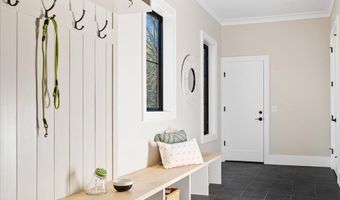 2929 N GREENCASTLE St, Arlington, VA 22207