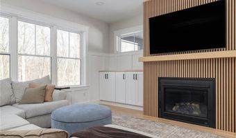 450 Carrs Pond Rd, East Greenwich, RI 02818