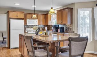65 Pelican Dr, Bayville, NJ 08721