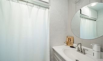 922 Alhambra Dr, Anderson, IN 46012