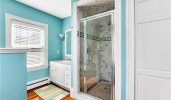 82 Sefton Dr, Cranston, RI 02905