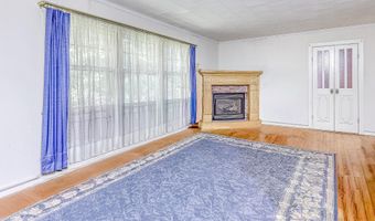 3 Woodland Pl, Airmont, NY 10952