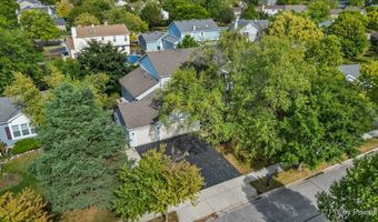 1820 Crofton Dr, Algonquin, IL 60102