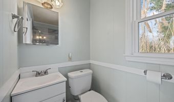 225 N 6th St, Aurora, NC 27806