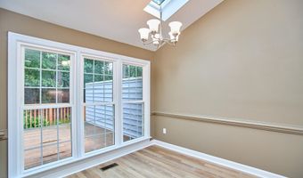 119 Heatherwood Dr, Apex, NC 27502