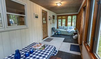 18 Julian St, Sebago, ME 04029