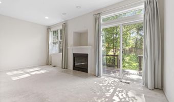 16 Edward Cir, Bedford, NH 03110
