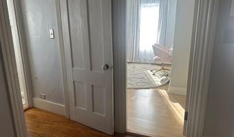 68 Park St, Belfast, ME 04915