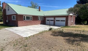 220 N 9th St, Challis, ID 83226