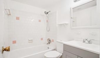 4333 AMERICANA Dr 203, Annandale, VA 22003