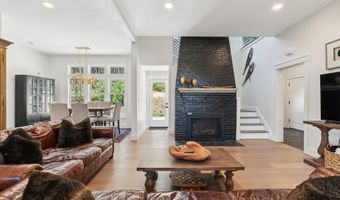 239 Hunter Way, Falmouth, ME 04105