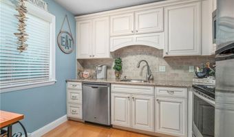 30 Sweet Meadows Ct 26, Narragansett, RI 02882