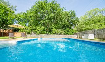 2518 Kenilworth Dr, Albany, GA 31707