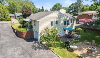 222 NE Stonewall Hts, Abingdon, VA 24210