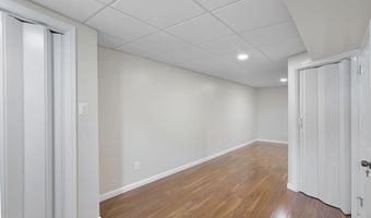 8418 STONE GATE Dr, Annandale, VA 22003