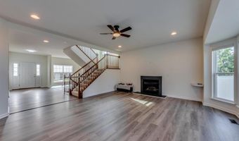 253 Village Creek Dr Dr, Ballwin, MO 63021