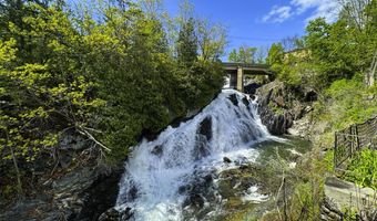 88 Mill Hl, Barnet, VT 05821