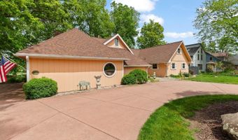 25 S Shore Dr, Addison, MI 49220