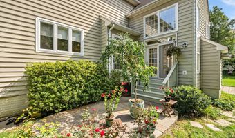 21493 CHICKACOAN Trl, Broadlands, VA 20148