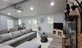 7 Holiday Ct, Albrightsville, PA 18210